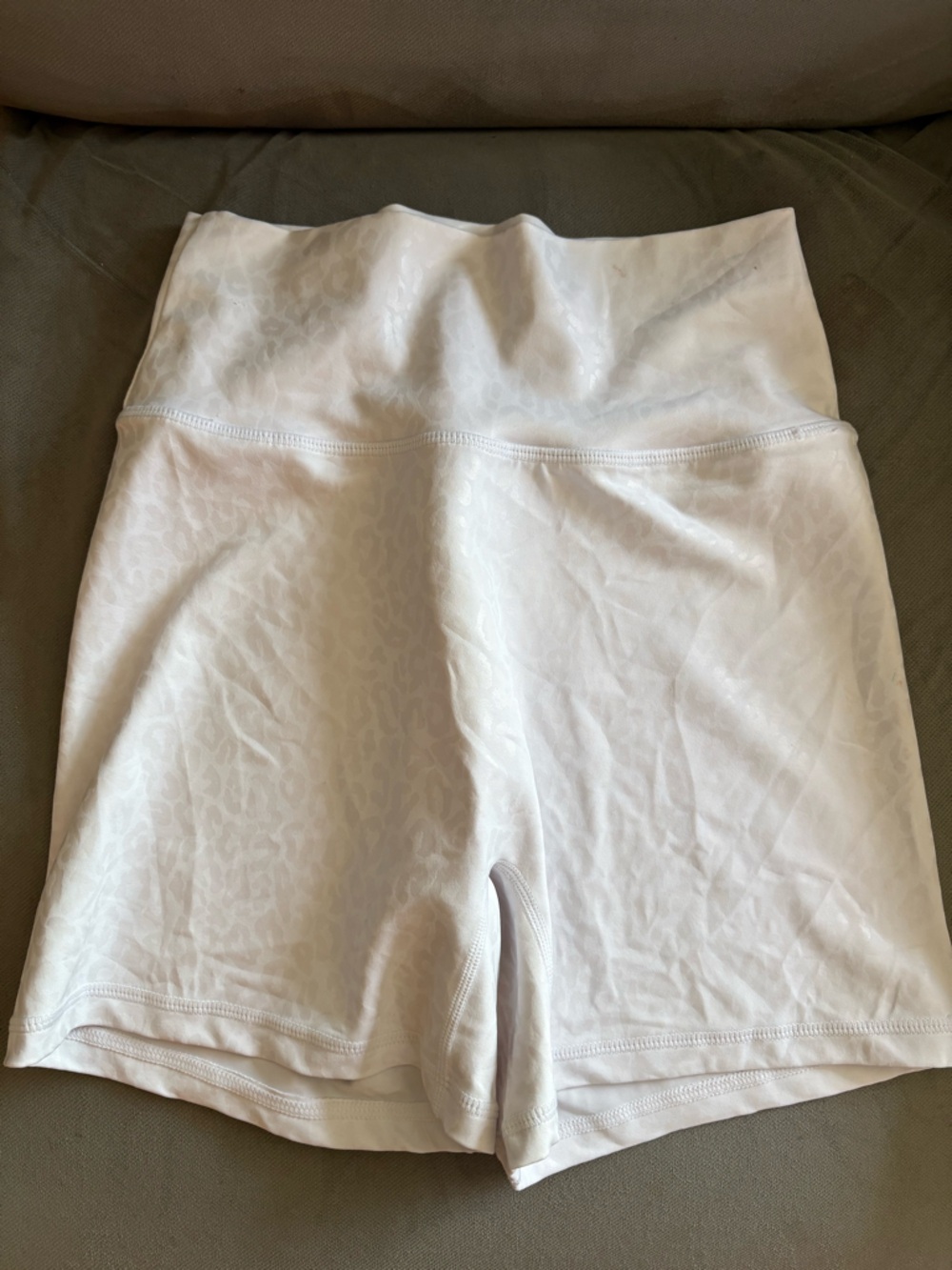 Buffbunny Rebel shorts white leopard - Medium